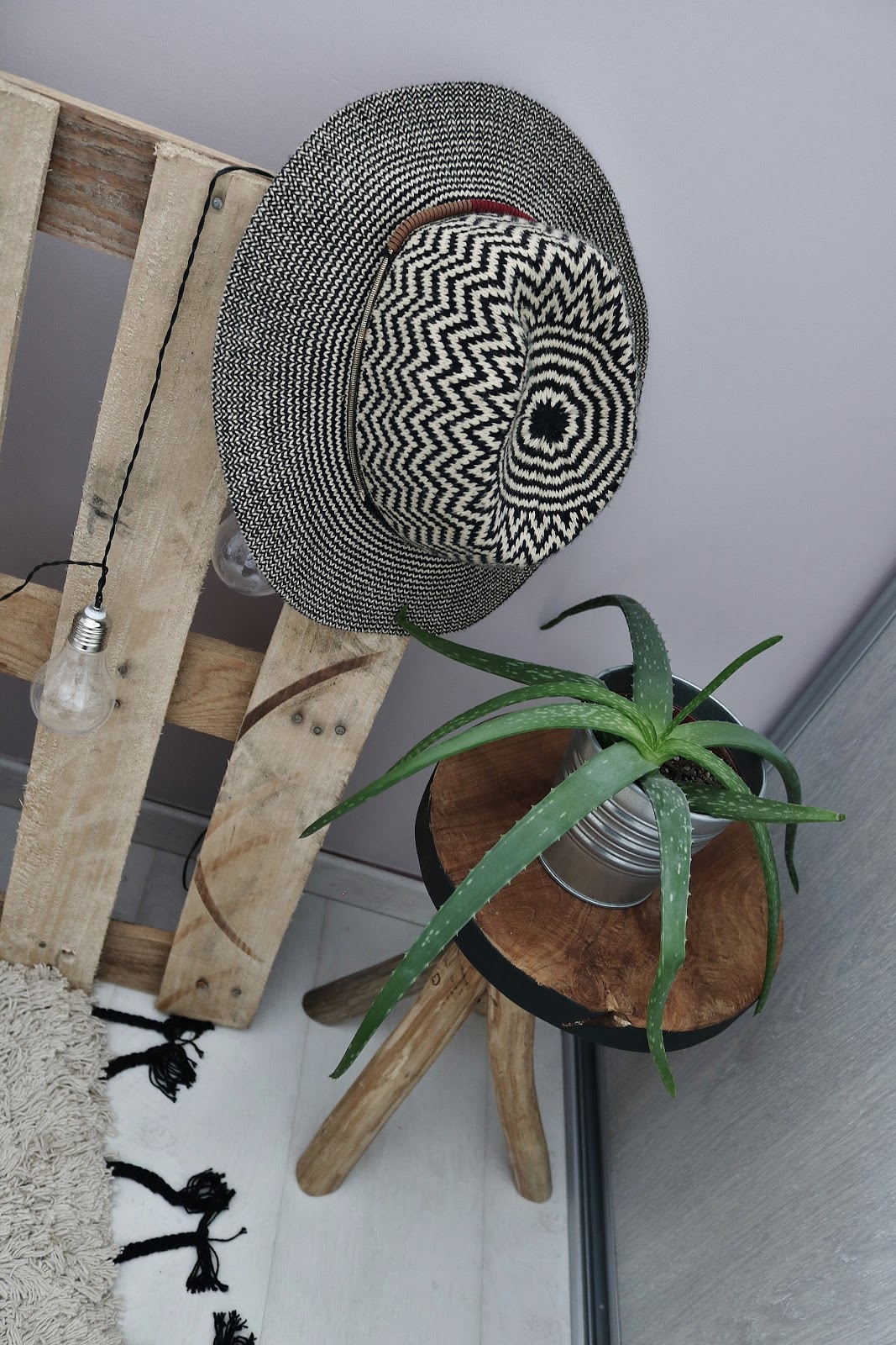 pauline-dress-blog-mode-deco-lifestyle-decoration-interior-french-france-doubs-besancon-fille-blogueuse-blogger-blogeuse-bloggeuse-inspiration-action-fer-bois-boheme-tendance-nature-tropical-fer-etagere-haul-2018