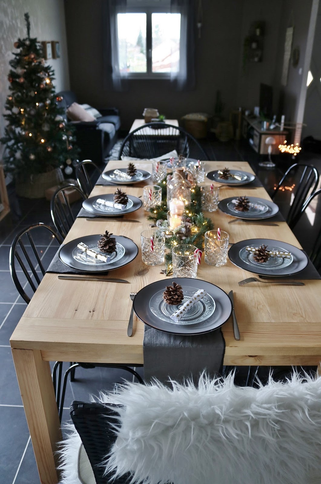 pauline-dress-table-de-noel-fetes-fin-d-annee-nouvel-an-nature-sapin-branches-cocooning-bois-tendance-pomme-de-pin-besancon