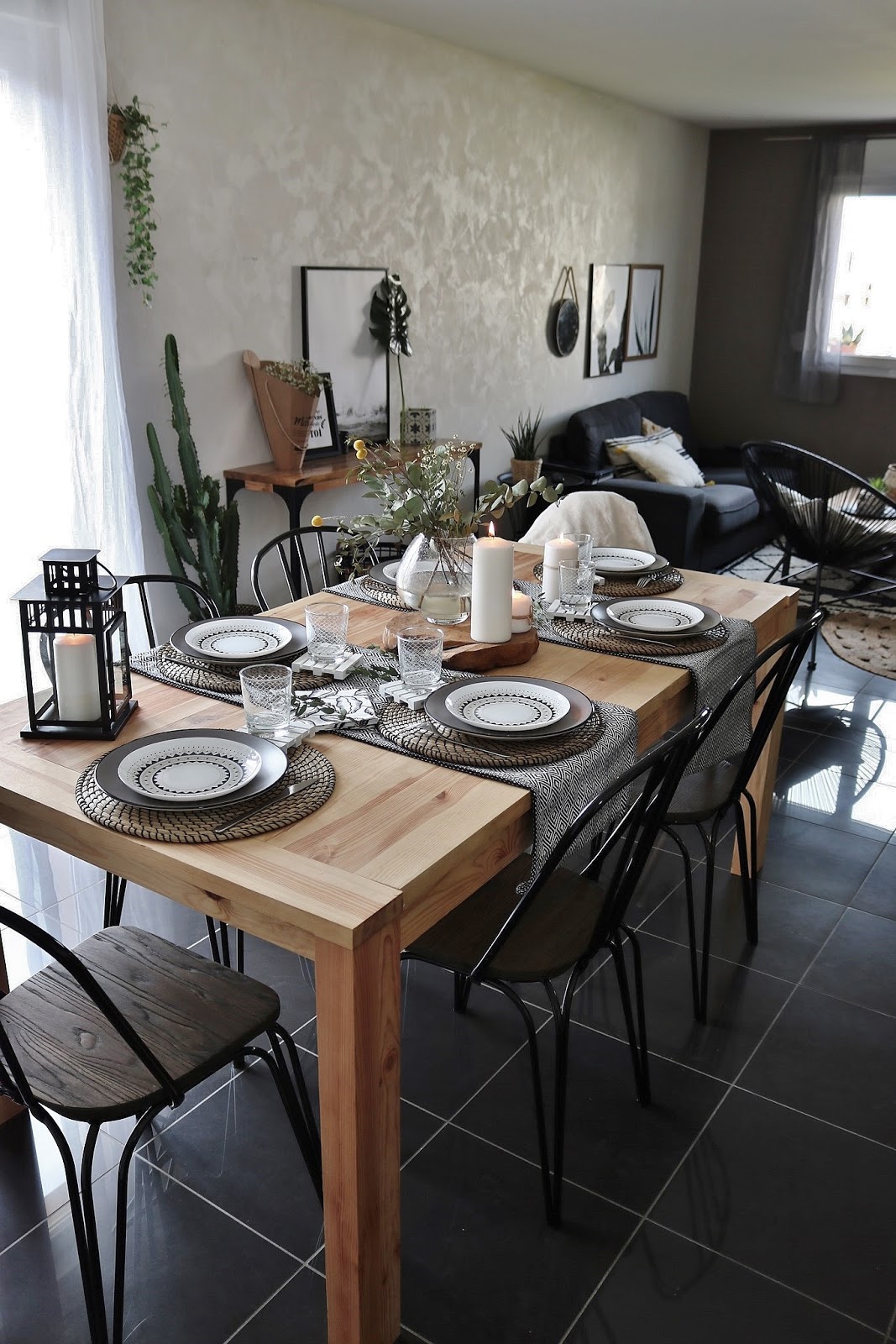 pauline-dress-blog-mode-deco-lifestyle-table-printemps-decoration-eucalyptus-tendance-2018-chemins-de-table-lanterne-boho-chic-boheme-vert-nature-plantes-besancon-fille