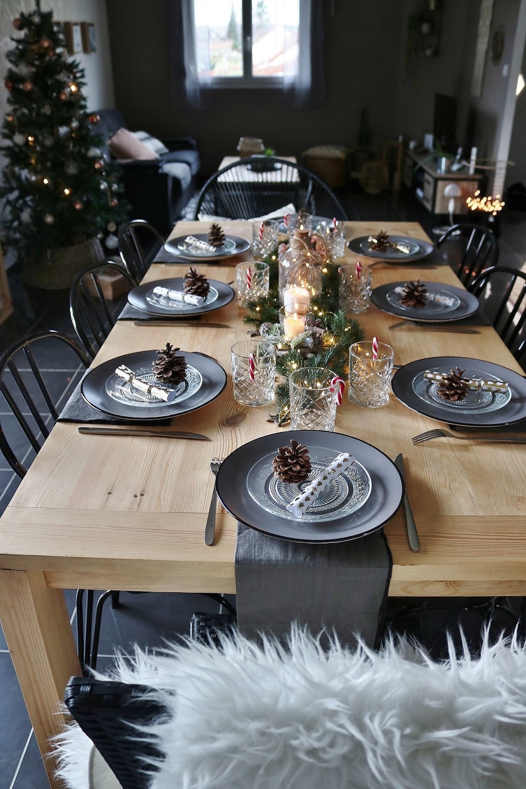 pauline-dress-table-de-noel-fetes-fin-d-annee-nouvel-an-nature-sapin-branches-cocooning-bois-tendance-pomme-de-pin-besancon