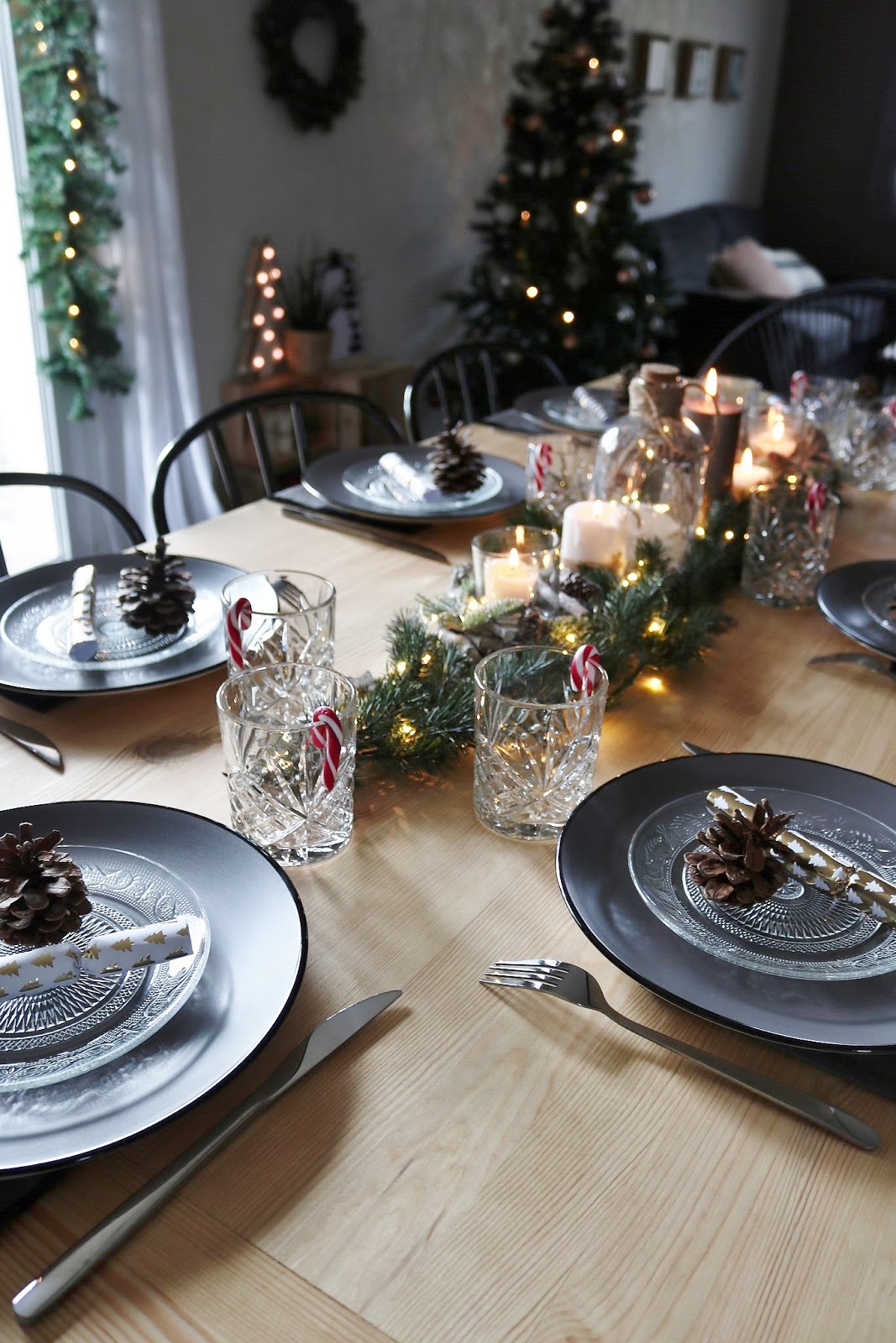 pauline-dress-table-de-noel-fetes-fin-d-annee-nouvel-an-nature-sapin-branches-cocooning-bois-tendance-pomme-de-pin-besancon