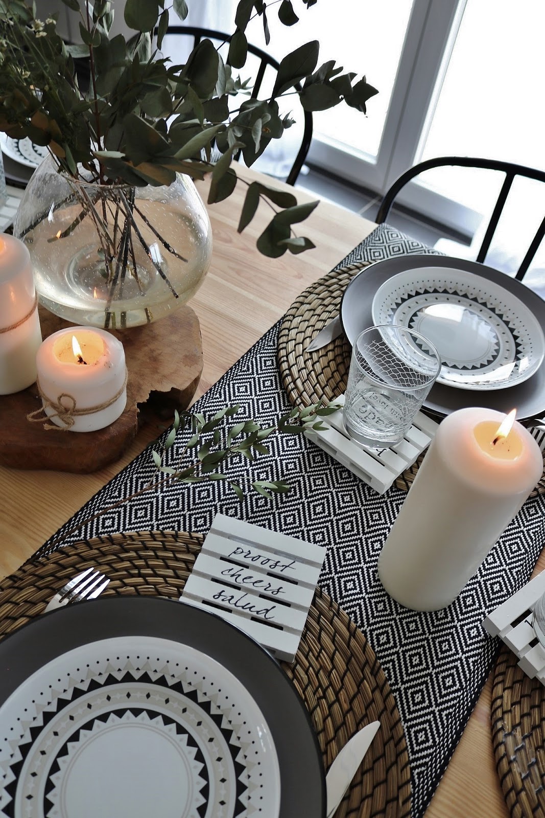 pauline-dress-blog-mode-deco-lifestyle-table-printemps-decoration-eucalyptus-tendance-2018-chemins-de-table-lanterne-boho-chic-boheme-vert-nature-plantes-besancon-fille